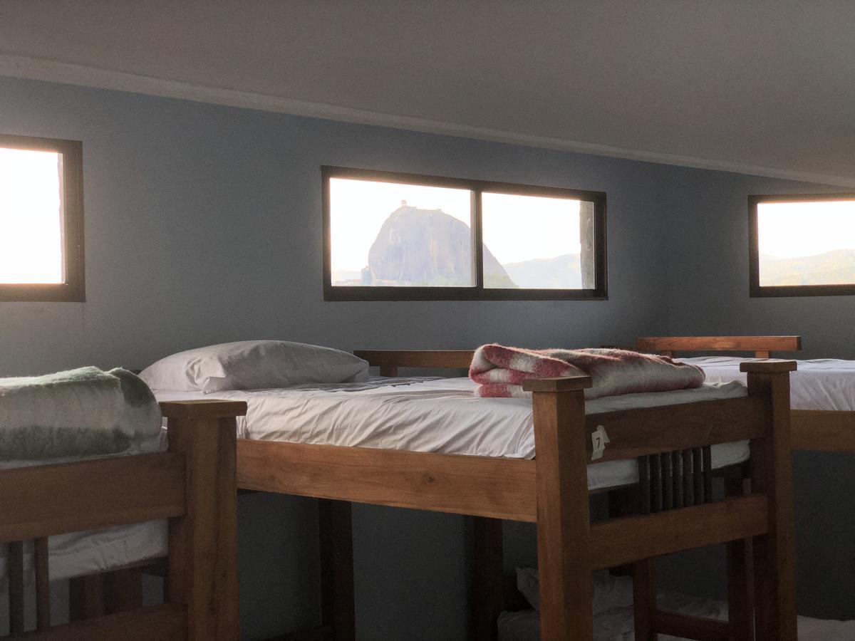 Happy Buddha Hostel & Lodge Guatapé 外观 照片