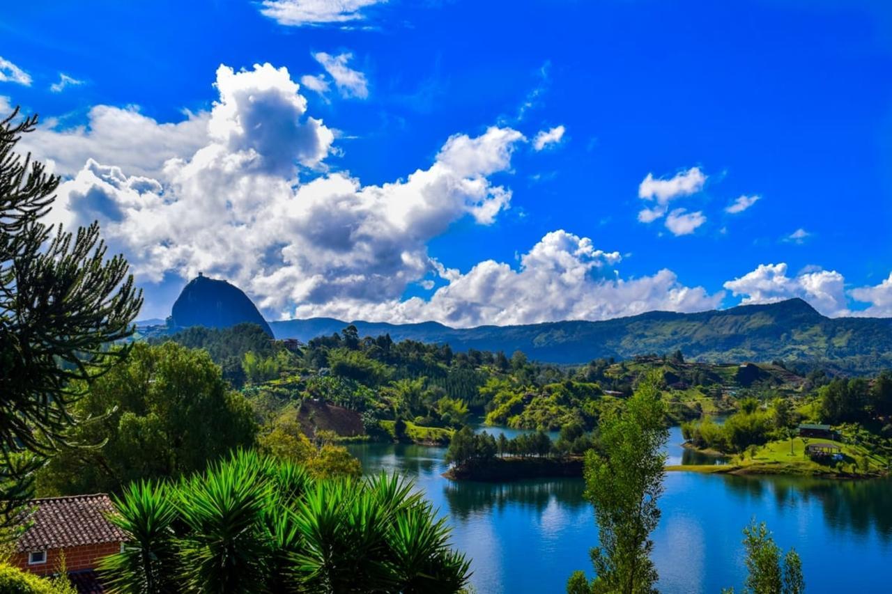 Happy Buddha Hostel & Lodge Guatapé 外观 照片