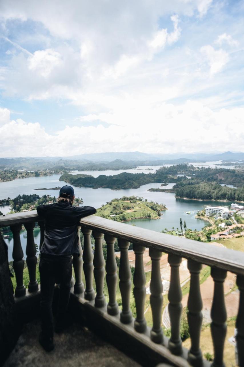 Happy Buddha Hostel & Lodge Guatapé 外观 照片