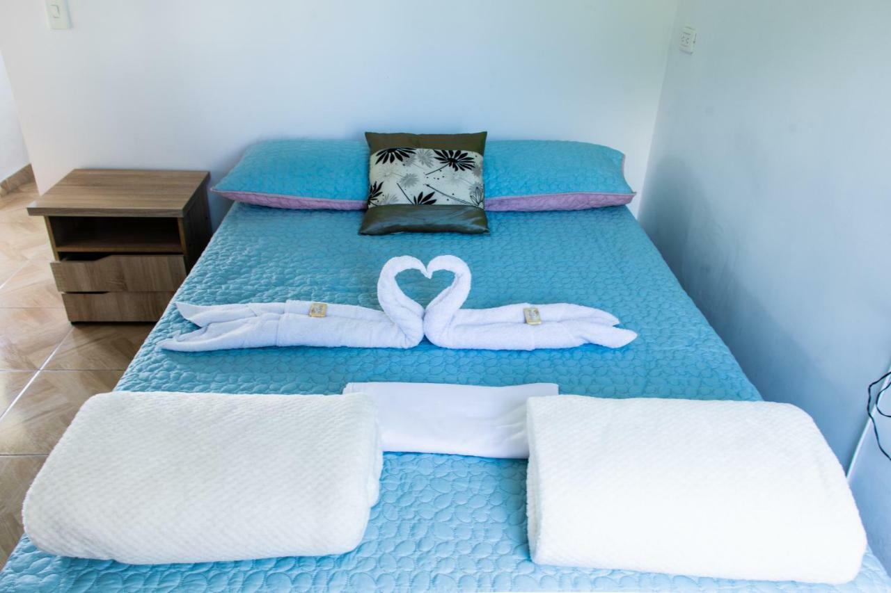 Happy Buddha Hostel & Lodge Guatapé 外观 照片